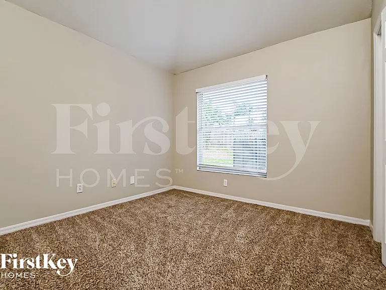 4413 Winding River Dr — Photo 11