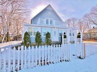 135 Shawomet Ave, WARWICK, RI 02889