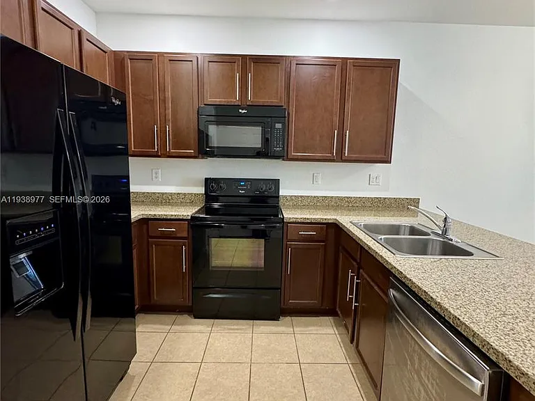 917 SW 147th Ave #2006 — Photo 9