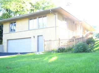 912 61st St, Lisle, IL 60532