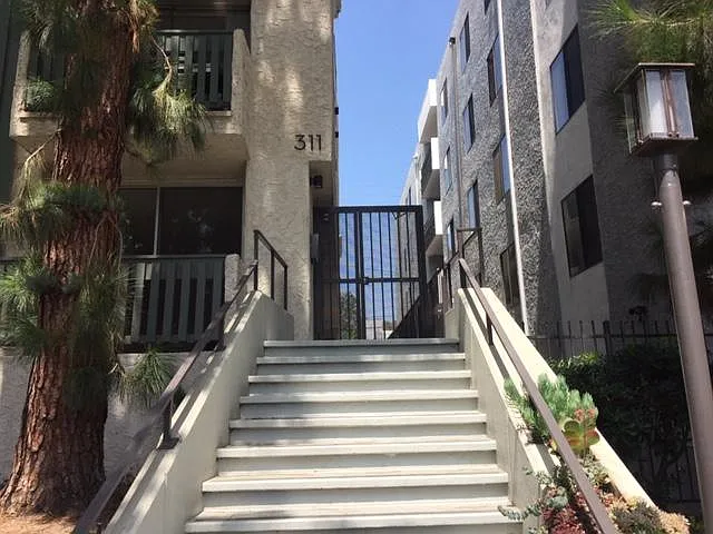 311 Montana Ave #204 — Photo 11