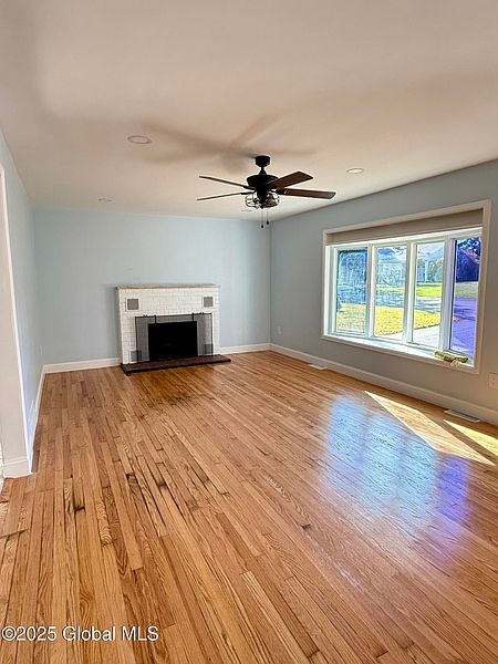 3rd image of 30 Hoffman Drive