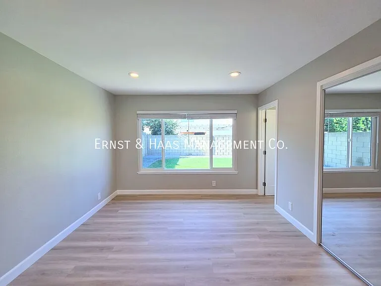 13118 Carolyn St — Photo 22