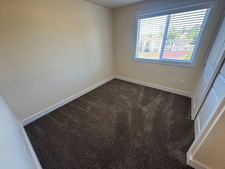 2850 Newton Pl — Photo 11