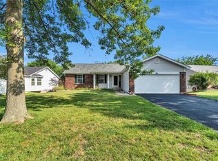 5841 Walnut Creek Blvd, Saint Charles, MO 63304