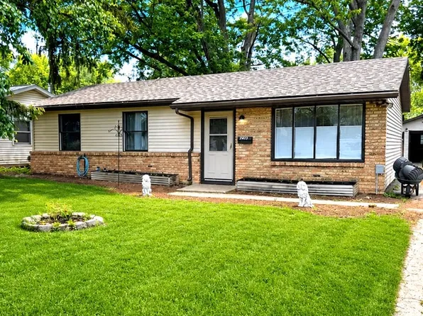 2106 Rainbow Vw, Urbana, IL 61802