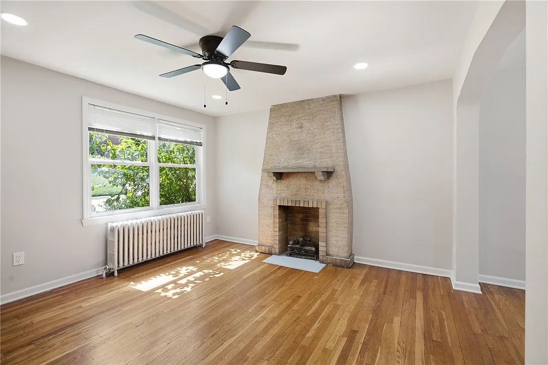 2 bed, 1209 sqft, $2,495 — Photo 3