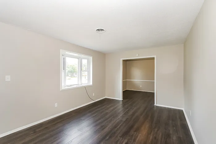 3 bed, 2.0 bath, 1560 sqft, $1,745 — Photo 3