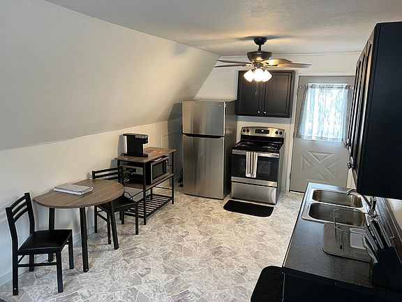 2nd image of 706 E 2nd St #1/2