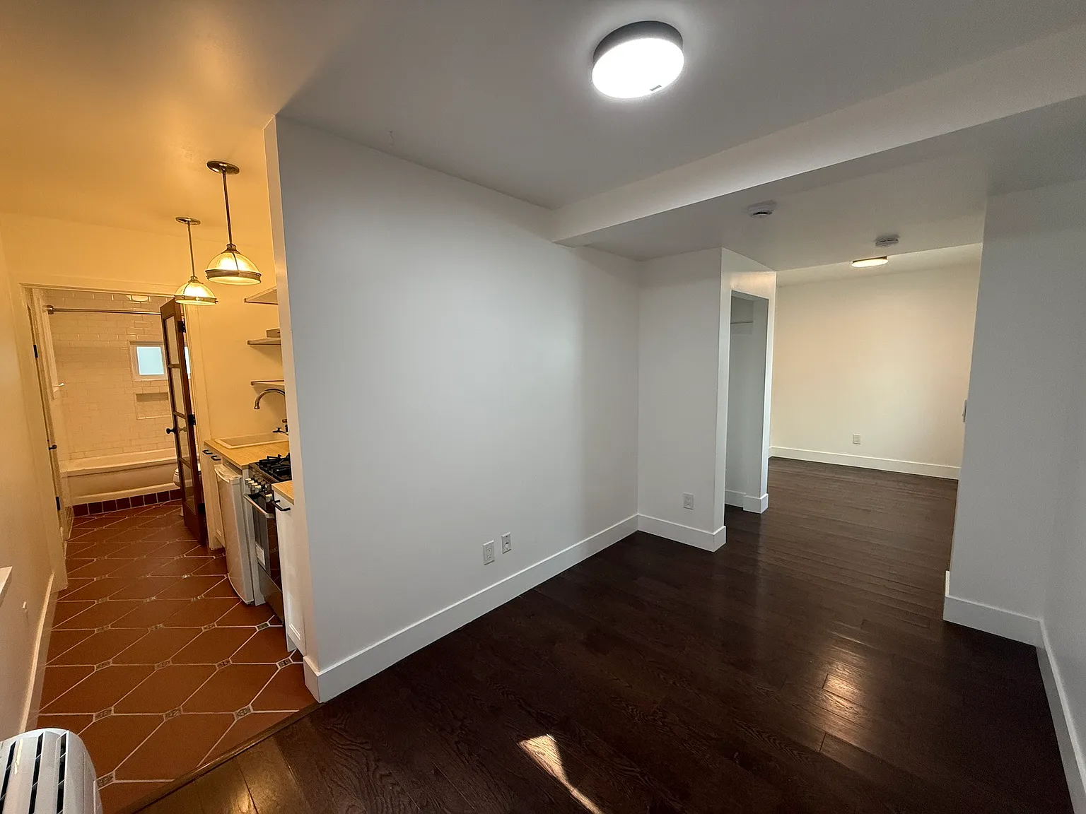 Studio, 300 sqft, $2,500 — Photo 3