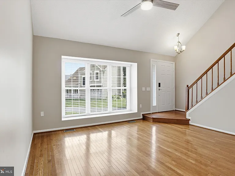 423 Foxridge Dr SW — Photo 7