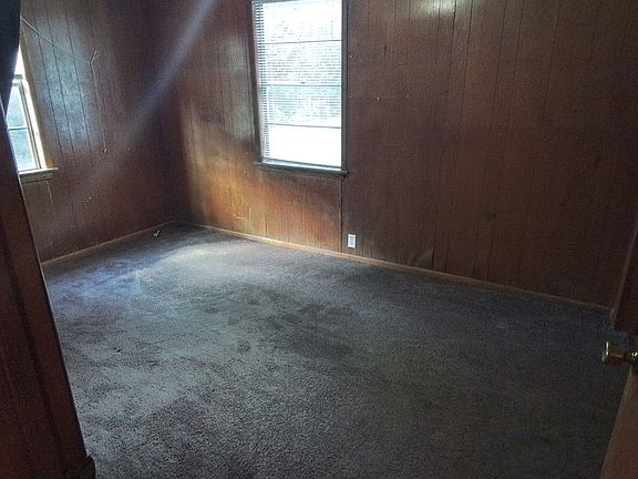 2nd image of 136 Meyers Ave