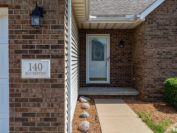 3rd image of 140 Heatherview Dr