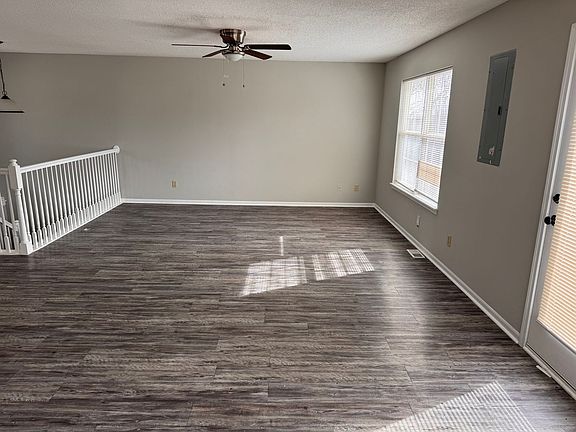 2nd image of 605-617 E Zaun Ave #605