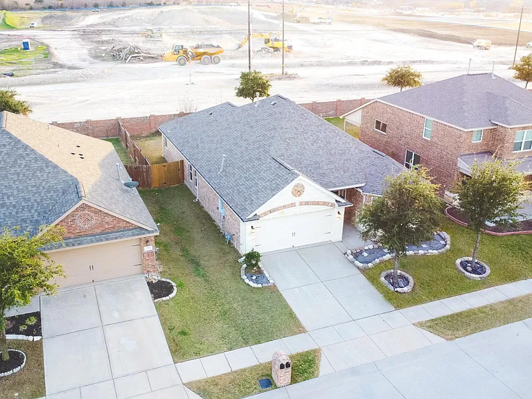 437 Lipizzan Ln — Photo 30