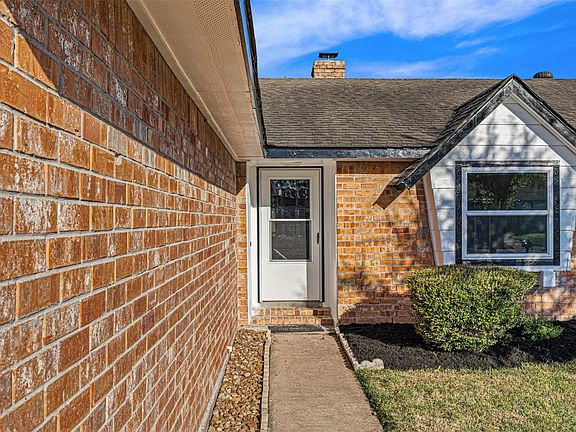 4th image of 10407 Townhall Ln