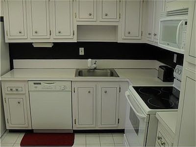 3rd image of 18031 Biscayne Blvd #4033