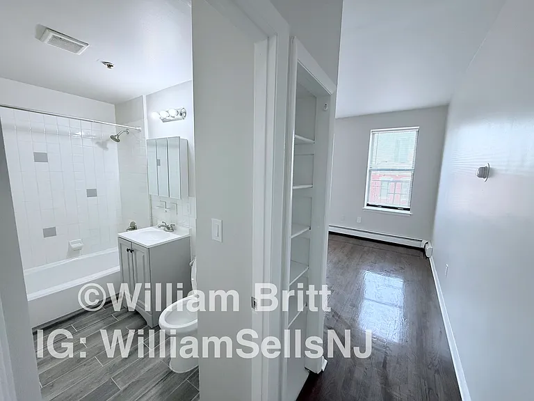 67 Brinkerhoff St #4D — Photo 11