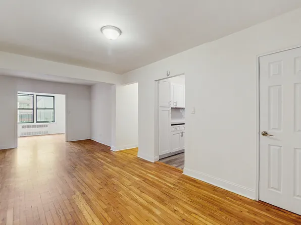 282 East 35th Street image 2 of 10