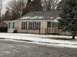 3109 Pinegate Dr, Flushing, MI 48433