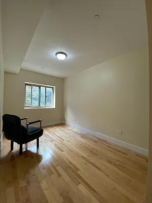 Rented by Voro, LLC | media 8