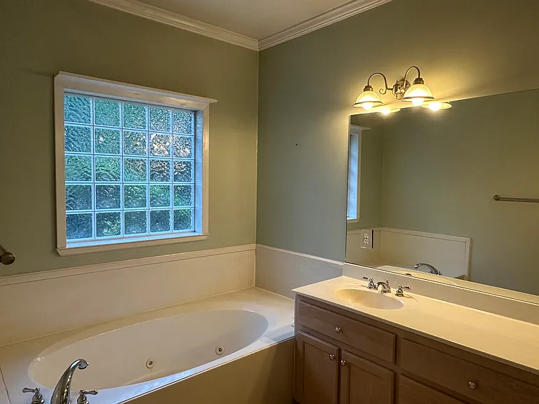 714 Hidden Oaks Dr — Photo 12