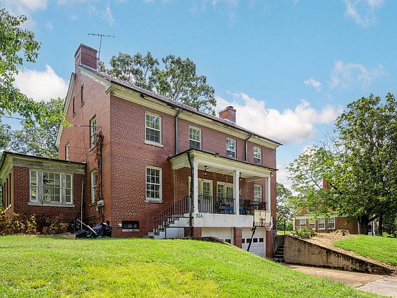 Townhome. Left side is 512A