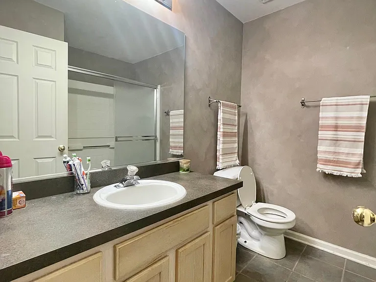 11 S Oakhurst Dr — Photo 3