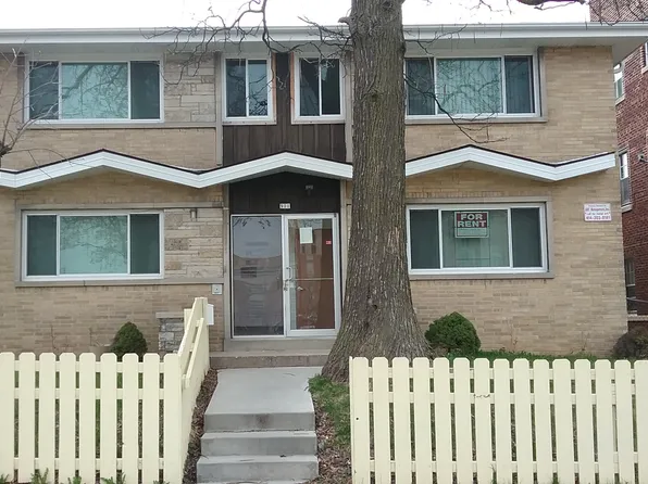 911 N 24th St, Milwaukee, WI 53233