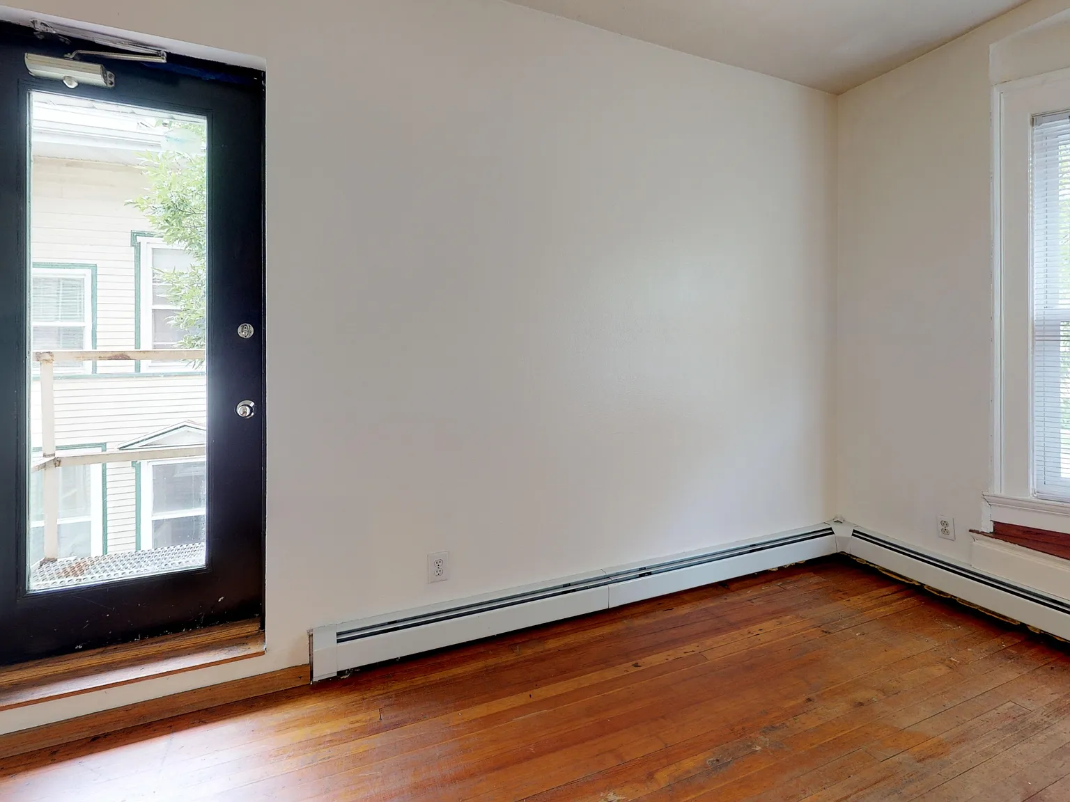 10 Langdon Street - E — Photo 3
