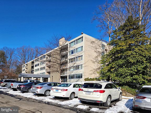 3rd image of 4415 Briarwood Ct N APT 45