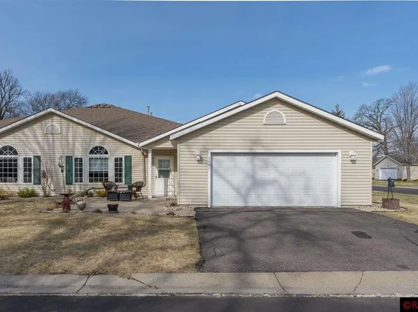 2001 Cottage Trl, North Mankato, MN 56003