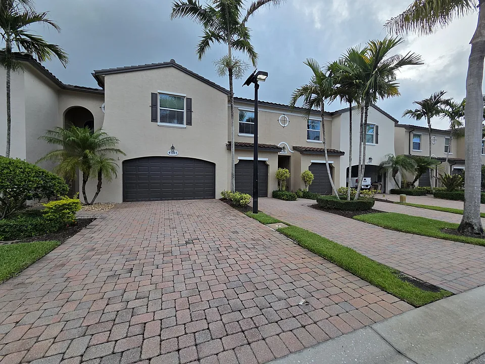 4507 Mediterranean Cir