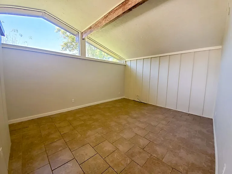 32 Cheyenne Dr — Photo 2
