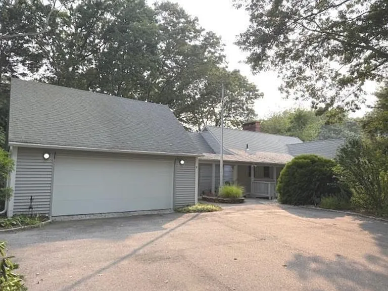 9 Money Point Rd — Photo 1