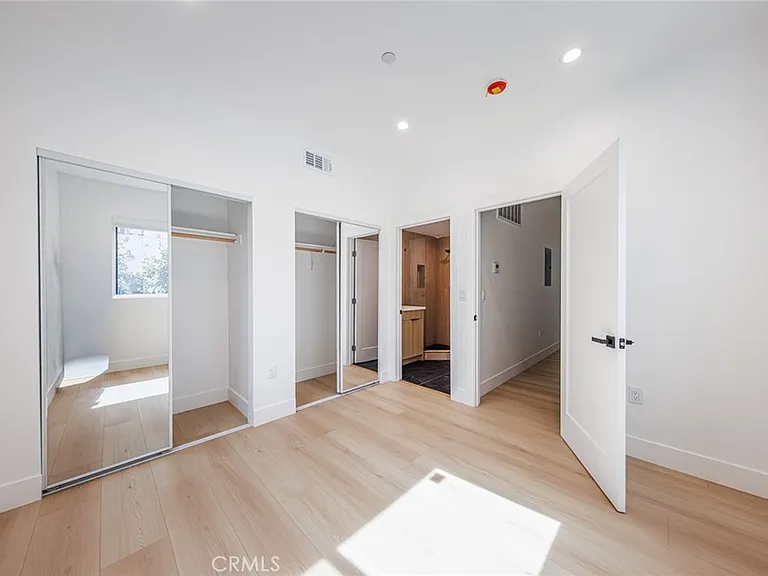 1065 S Corning St #C — Photo 26