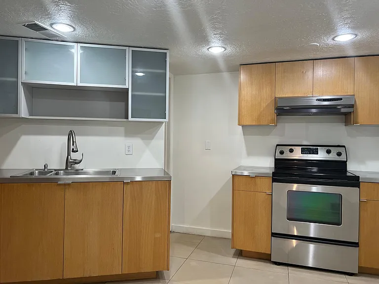 273 N State St #3 — Photo 6