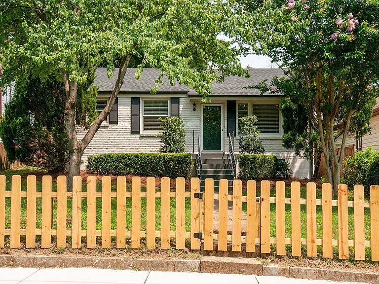 1006 S Douglas Ave — Photo 3