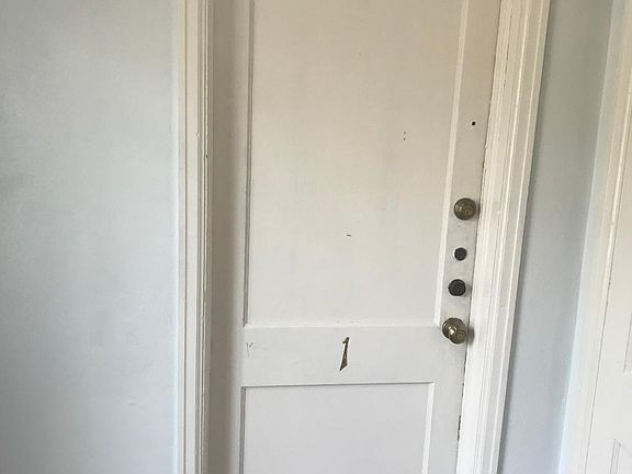 4th image of 2338 Oak St APT 1