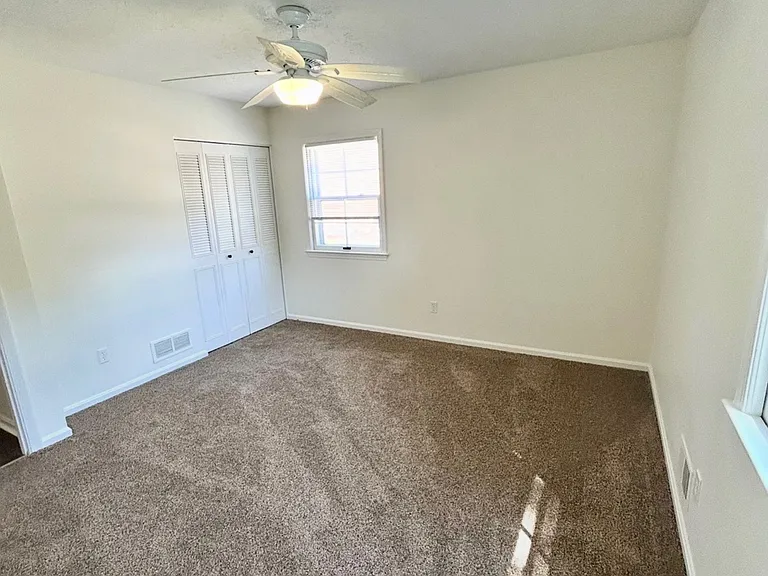 925 Fenley Ave — Photo 22