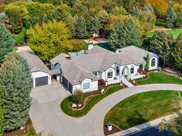 1152 W Newfield Dr, Eagle, ID 83616
