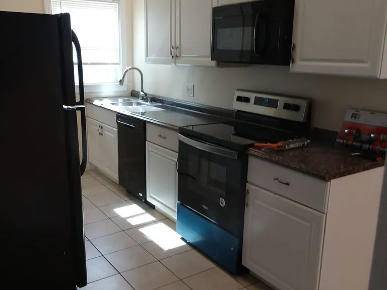 24 Frederick St — Photo 2