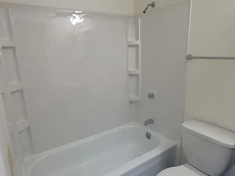 Elkhorn Village Apartments | 1 & 2 Bedroom Apartments in Elkhorn, WI Heat Included — Photo 33