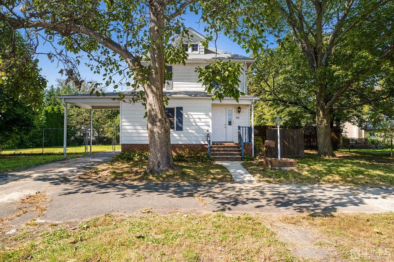 139 Summerhill Rd photo 1