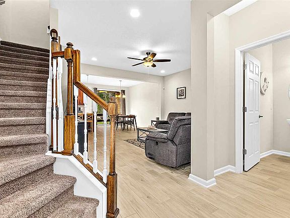 3rd image of 341 Richmond Dr