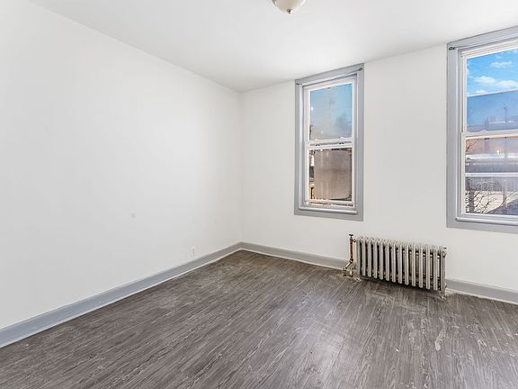 3rd image of 549 9th St APT 1L