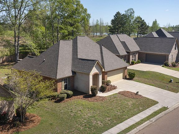 3rd image of 144 Stillhouse Creek Dr