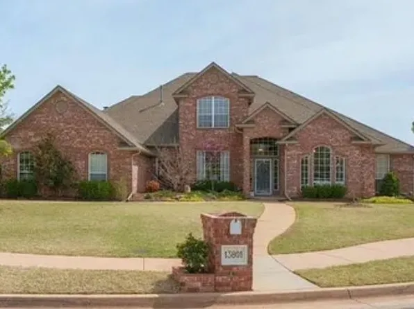 13801 Plantation Way, Edmond, OK 73013