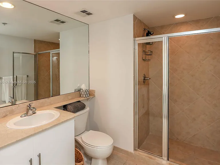325 Biscayne Blvd #1422 — Photo 21