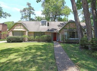 5518 Foresthaven Dr, Houston, TX 77066
